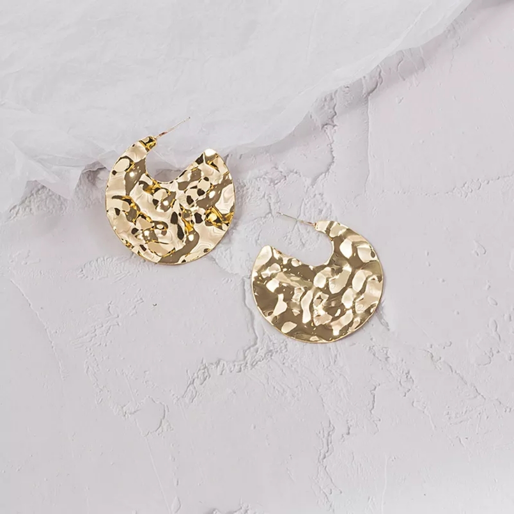 💎✨ Textured Metal Disc Earrings - Picture 3 of 3